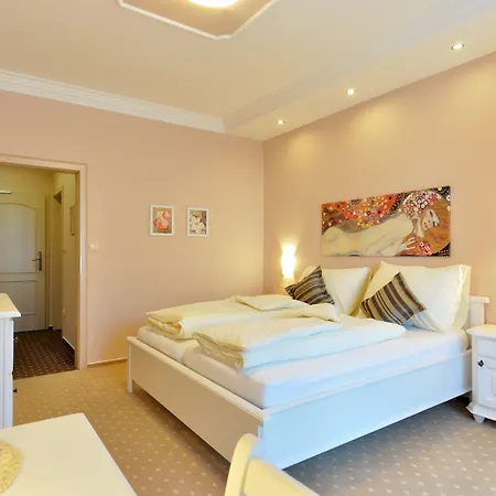 Wellness Zlata Lipa 4* 데친