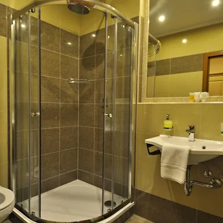 فندق Wellness Zlata Lipa 4*