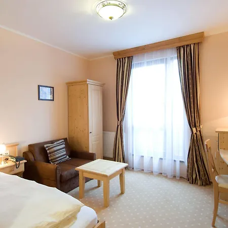 Hotel Wellness Zlata Lipa 4*